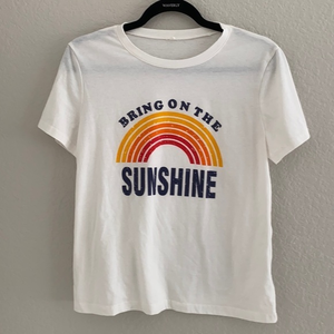 White sunshine t shirt size‎ s